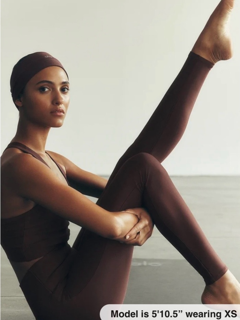 ALO Yoga High-Rise Leggings in Deep Brown